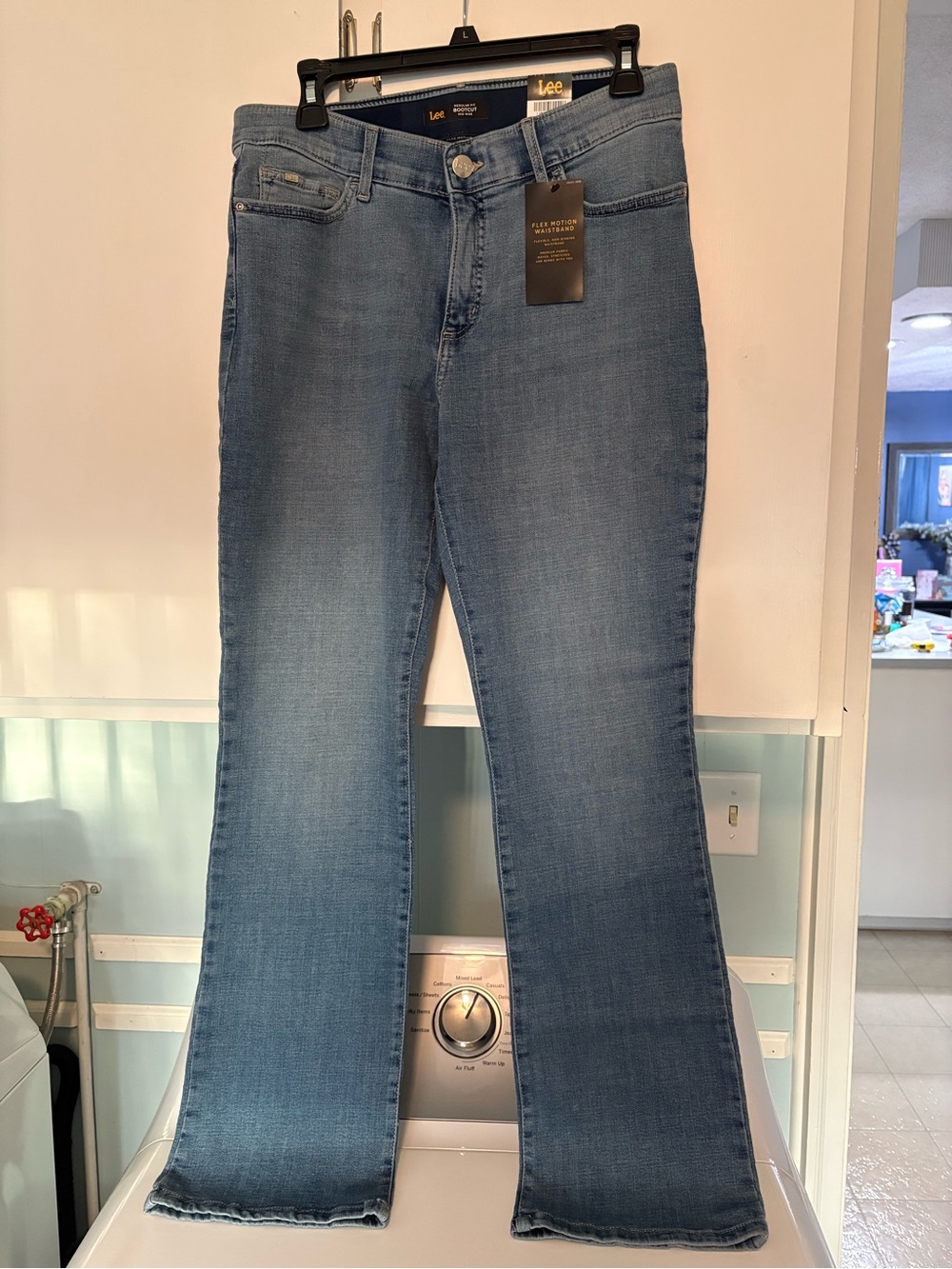 Women’s SZ 10 Medium Lee Flex Motion Waist Bootcut Distressed Blue NWT